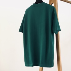 Y-3 山本耀司 2026SS春夏新品 经典刺绣短袖T恤,高克重水洗棉质面料,手感软糯扎实,上身挺括有型不贴身。胸前立体 Y-3 山本耀司 2026SS春夏新品 经典刺绣短袖T恤,高克重水洗棉质面料,手感软糯扎实,上身挺括有型不贴身。胸前立体
