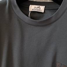 Hermès 爱马仕 2026FW早秋新品 圆领长袖打底衫 面料成份:66.9%棉29.4%莫代尔3.7%桑蚕丝 【桑 Hermès 爱马仕 2026FW早秋新品 圆领长袖打底衫 面料成份:66.9%棉29.4%莫代尔3.7%桑蚕丝 【桑