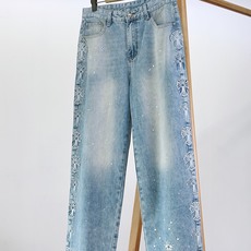 Chrome Hearts 克罗心 2026FW早秋新品 阔腿直筒牛仔裤重磅上新!重磅牛仔面料质感扎实,经典做旧水洗+ Chrome Hearts 克罗心 2026FW早秋新品 阔腿直筒牛仔裤重磅上新!重磅牛仔面料质感扎实,经典做旧水洗+