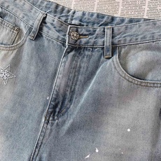 Chrome Hearts 克罗心 2026FW早秋新品 阔腿直筒牛仔裤重磅上新!重磅牛仔面料质感扎实,经典做旧水洗+ Chrome Hearts 克罗心 2026FW早秋新品 阔腿直筒牛仔裤重磅上新!重磅牛仔面料质感扎实,经典做旧水洗+