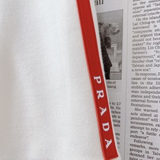 Prada 普拉达 FW早秋新品 立领拉链卫衣套装🥼 精选重磅高支棉针织面料,触感软糯厚实,垂感出众,不易起球变形,透 Prada 普拉达 FW早秋新品 立领拉链卫衣套装🥼 精选重磅高支棉针织面料,触感软糯厚实,垂感出众,不易起球变形,透