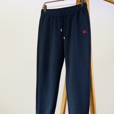Isaia 伊塞亚 FW早秋新品 时尚休闲套装🥼 采用高端珠地针织面料,肌理细腻透气,触感软糯垂顺,抗皱不易起球,兼顾 Isaia 伊塞亚 FW早秋新品 时尚休闲套装🥼 采用高端珠地针织面料,肌理细腻透气,触感软糯垂顺,抗皱不易起球,兼顾