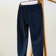 Isaia 伊塞亚 FW早秋新品 时尚休闲套装🥼 采用高端珠地针织面料,肌理细腻透气,触感软糯垂顺,抗皱不易起球,兼顾 Isaia 伊塞亚 FW早秋新品 时尚休闲套装🥼 采用高端珠地针织面料,肌理细腻透气,触感软糯垂顺,抗皱不易起球,兼顾