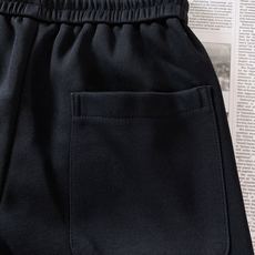 LouisVuitton 路易威登 2026FW早秋新品 轻奢休闲卫裤👖高克重针织面料上手软糯垂顺,上身舒适不闷,久穿不 LouisVuitton 路易威登 2026FW早秋新品 轻奢休闲卫裤👖高克重针织面料上手软糯垂顺,上身舒适不闷,久穿不