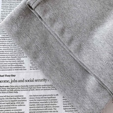 Maison Margiela MM6 马丁马吉拉 2026FW早秋新品 时尚休闲直筒裤👖斜纹针织混纺面料质感出众,厚实 Maison Margiela MM6 马丁马吉拉 2026FW早秋新品 时尚休闲直筒裤👖斜纹针织混纺面料质感出众,厚实