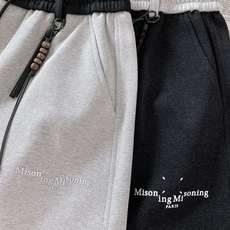 Maison Margiela MM6 马丁马吉拉 2026FW早秋新品 时尚休闲直筒裤👖斜纹针织混纺面料质感出众,厚实 Maison Margiela MM6 马丁马吉拉 2026FW早秋新品 时尚休闲直筒裤👖斜纹针织混纺面料质感出众,厚实