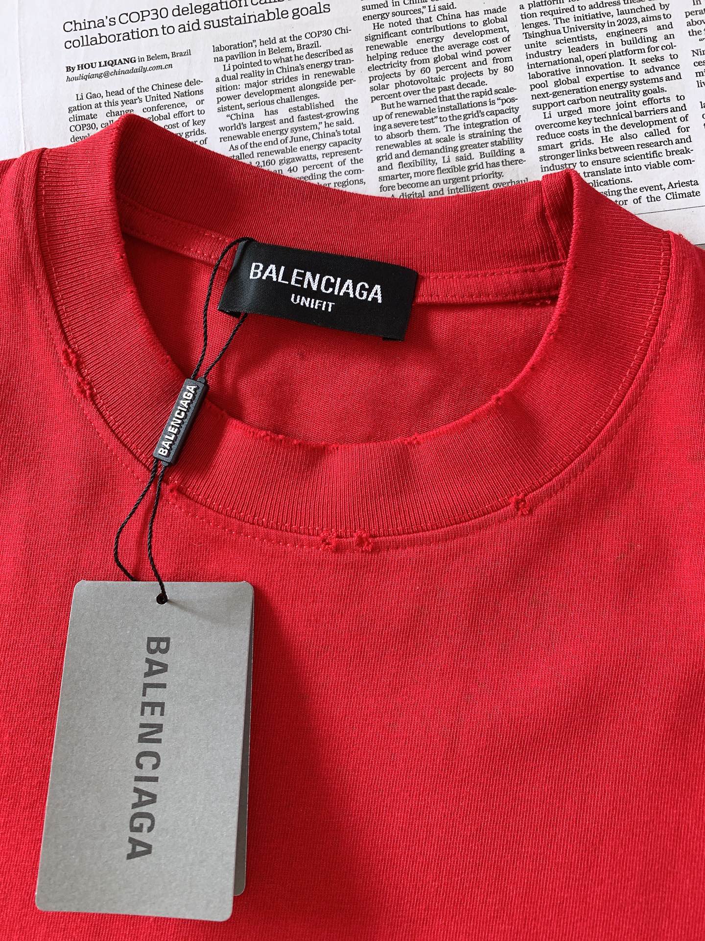 𝐁𝐚𝐥𝐞𝐧𝐜𝐢𝐚𝐠𝐚 巴黎世家 2026SS春夏新品 涂鸦BB短袖T恤👕重磅水洗棉质面料,整衣复古做旧水洗处理,领口袖口 𝐁𝐚𝐥𝐞𝐧𝐜𝐢𝐚𝐠𝐚 巴黎世家 2026SS春夏新品 涂鸦BB短袖T恤👕重磅水洗棉质面料,整衣复古做旧水洗处理,领口袖口