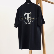 𝐁𝐚𝐥𝐞𝐧𝐜𝐢𝐚𝐠𝐚 巴黎世家 2026SS春夏新品 涂鸦BB短袖T恤👕重磅水洗棉质面料,整衣复古做旧水洗处理,领口袖口 𝐁𝐚𝐥𝐞𝐧𝐜𝐢𝐚𝐠𝐚 巴黎世家 2026SS春夏新品 涂鸦BB短袖T恤👕重磅水洗棉质面料,整衣复古做旧水洗处理,领口袖口