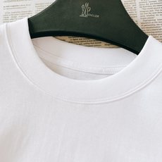 Moncler 蒙口 2026FW早秋新品 艺术徽章短袖T恤🥼高克重精梳棉面料,上手质感十足,透气亲肤上身垂顺挺括。胸 Moncler 蒙口 2026FW早秋新品 艺术徽章短袖T恤🥼高克重精梳棉面料,上手质感十足,透气亲肤上身垂顺挺括。胸