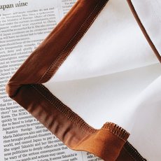 Fendi 芬迪 2026FW早秋新品 轻奢打底T恤👕高克重精梳针织面料,上身垂顺挺括,亲肤透气不易变形。胸口经典双F Fendi 芬迪 2026FW早秋新品 轻奢打底T恤👕高克重精梳针织面料,上身垂顺挺括,亲肤透气不易变形。胸口经典双F