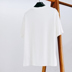 Celine 赛琳 2026FW早秋新品 凯旋门刺绣基础短袖T恤👕重磅高支棉面料,软糯亲肤垂感十足,上身不闷不塌。胸前 Celine 赛琳 2026FW早秋新品 凯旋门刺绣基础短袖T恤👕重磅高支棉面料,软糯亲肤垂感十足,上身不闷不塌。胸前