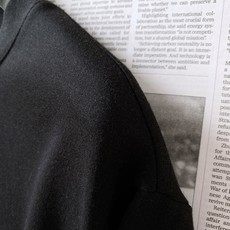 Celine 赛琳 2026FW早秋新品 凯旋门刺绣基础短袖T恤👕重磅高支棉面料,软糯亲肤垂感十足,上身不闷不塌。胸前 Celine 赛琳 2026FW早秋新品 凯旋门刺绣基础短袖T恤👕重磅高支棉面料,软糯亲肤垂感十足,上身不闷不塌。胸前