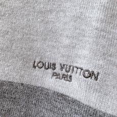 LouisVuitton 路易威登 2026FW早秋新品 条纹渐变撞色立领拉链针织开衫🥼一款低调显贵的轻奢针织外套!甄选 LouisVuitton 路易威登 2026FW早秋新品 条纹渐变撞色立领拉链针织开衫🥼一款低调显贵的轻奢针织外套!甄选