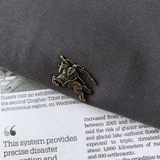 Burberry 巴宝莉 2026FW早秋新品 经典骑士标圆领短袖T恤👕重磅长绒棉面料手感软糯垂顺,上身挺括不塌。左胸复 Burberry 巴宝莉 2026FW早秋新品 经典骑士标圆领短袖T恤👕重磅长绒棉面料手感软糯垂顺,上身挺括不塌。左胸复