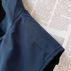 LoroPiana L.P FW早秋新品 Loro Piana双面穿马甲🎽 甄选高端双料织造,一面细腻针织亲肤柔和,另 LoroPiana L.P FW早秋新品 Loro Piana双面穿马甲🎽 甄选高端双料织造,一面细腻针织亲肤柔和,另
