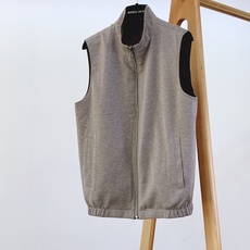 LoroPiana L.P FW早秋新品 Loro Piana双面穿马甲🎽 甄选高端双料织造,一面细腻针织亲肤柔和,另 LoroPiana L.P FW早秋新品 Loro Piana双面穿马甲🎽 甄选高端双料织造,一面细腻针织亲肤柔和,另
