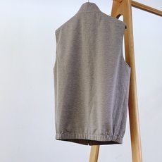 LoroPiana L.P FW早秋新品 Loro Piana双面穿马甲🎽 甄选高端双料织造,一面细腻针织亲肤柔和,另 LoroPiana L.P FW早秋新品 Loro Piana双面穿马甲🎽 甄选高端双料织造,一面细腻针织亲肤柔和,另