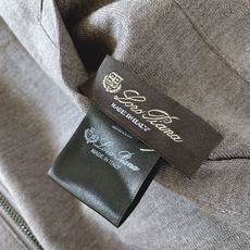 LoroPiana L.P FW早秋新品 Loro Piana双面穿马甲🎽 甄选高端双料织造,一面细腻针织亲肤柔和,另 LoroPiana L.P FW早秋新品 Loro Piana双面穿马甲🎽 甄选高端双料织造,一面细腻针织亲肤柔和,另