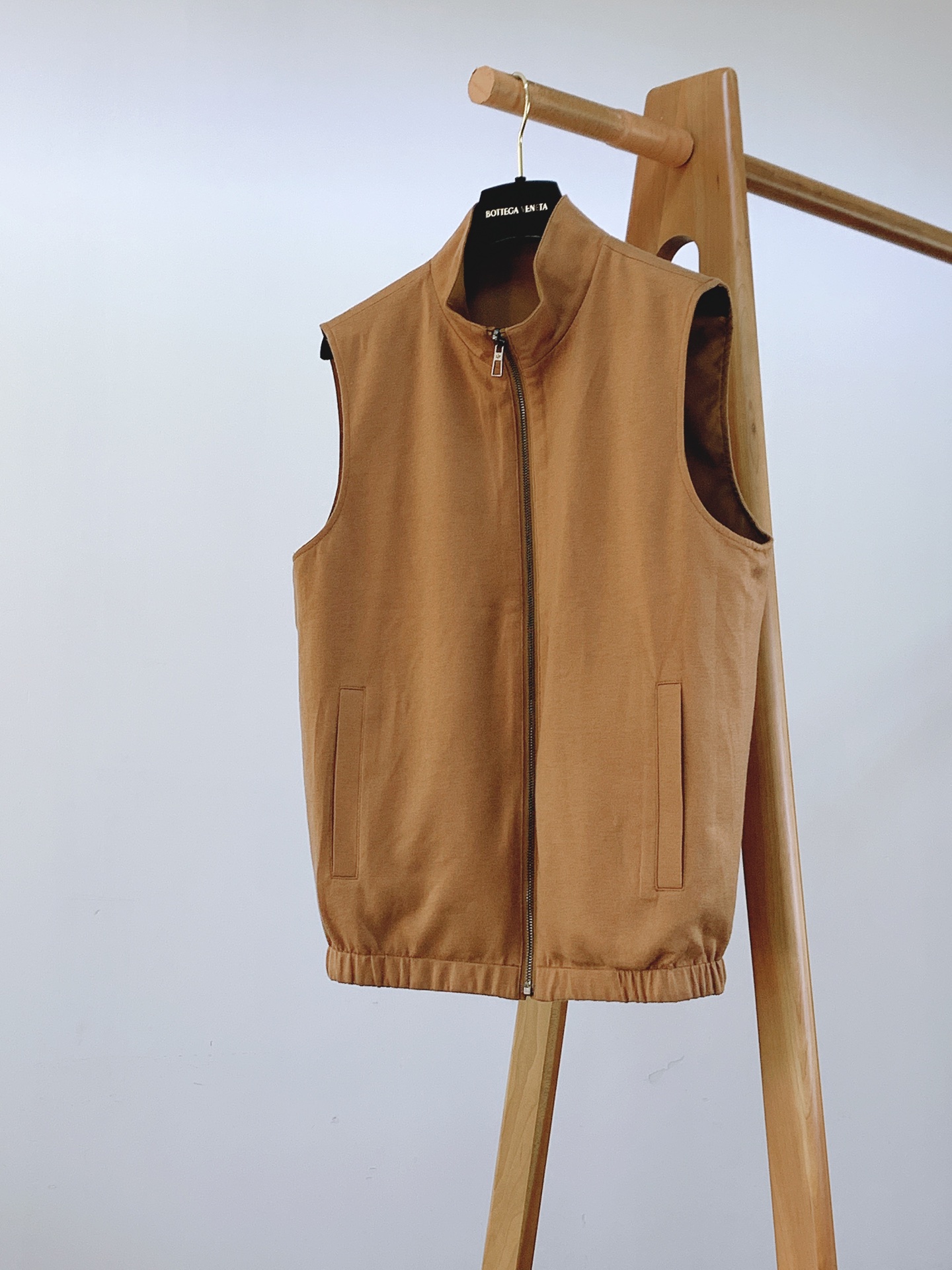 LoroPiana L.P FW早秋新品  Loro Piana双面穿马甲🎽 甄选高端双料织造，一面细腻针织亲肤柔和，另