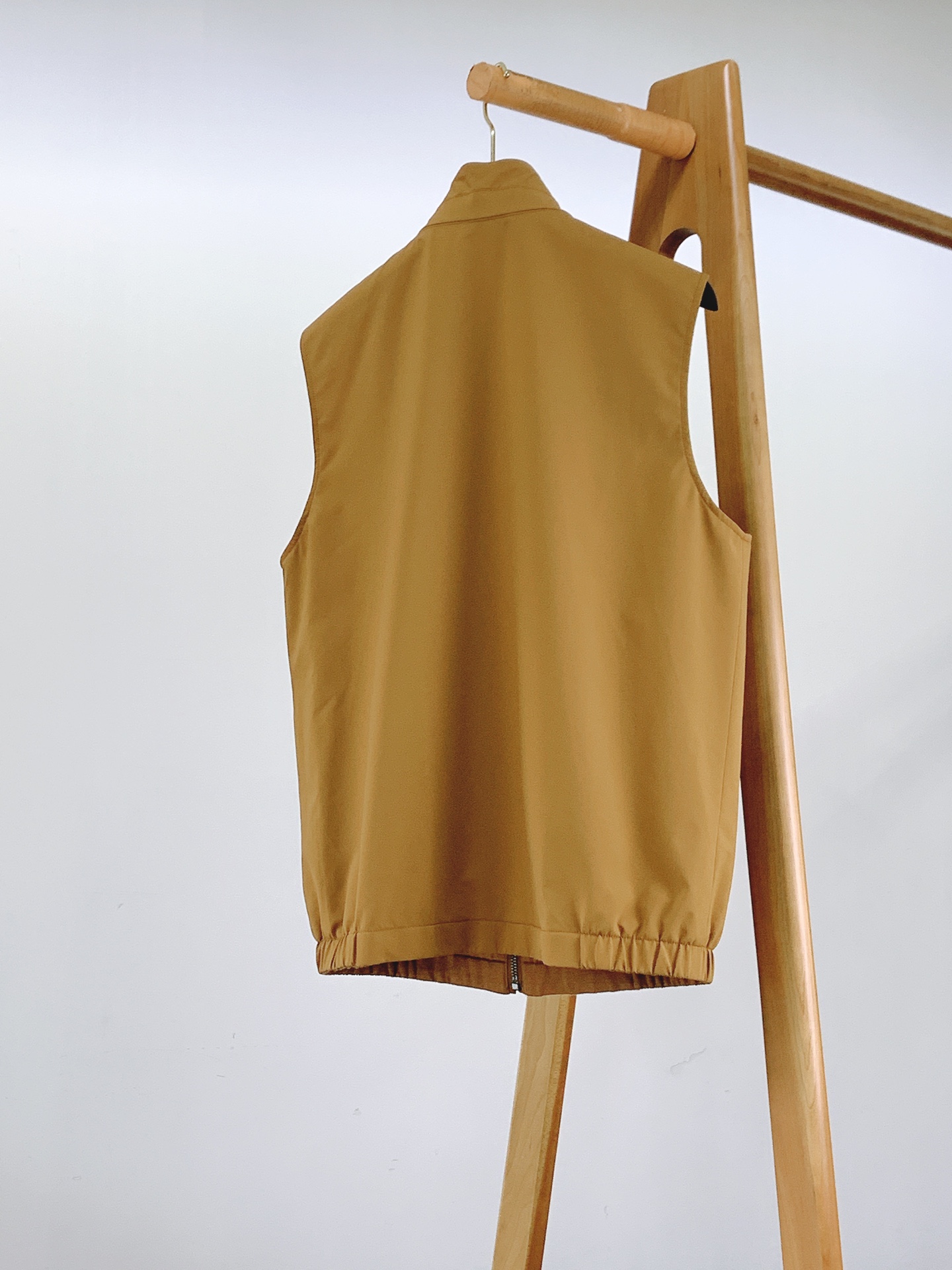 LoroPiana L.P FW早秋新品  Loro Piana双面穿马甲🎽 甄选高端双料织造，一面细腻针织亲肤柔和，另
