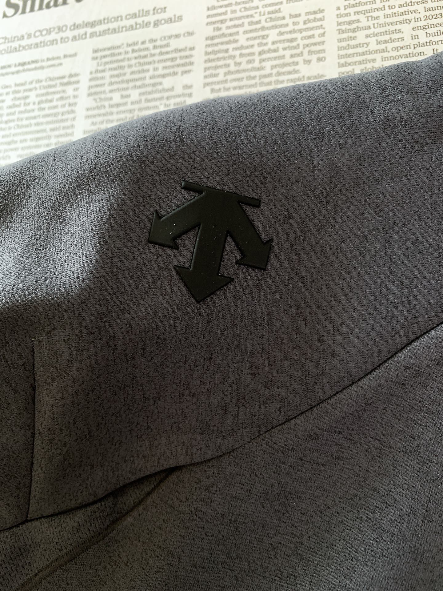 DESCENTE 迪桑特 2026FW早秋新品 半拉链立领功能长袖🥼专业运动机能面料,透气速干高弹力,大幅度运动毫无拘 DESCENTE 迪桑特 2026FW早秋新品 半拉链立领功能长袖🥼专业运动机能面料,透气速干高弹力,大幅度运动毫无拘