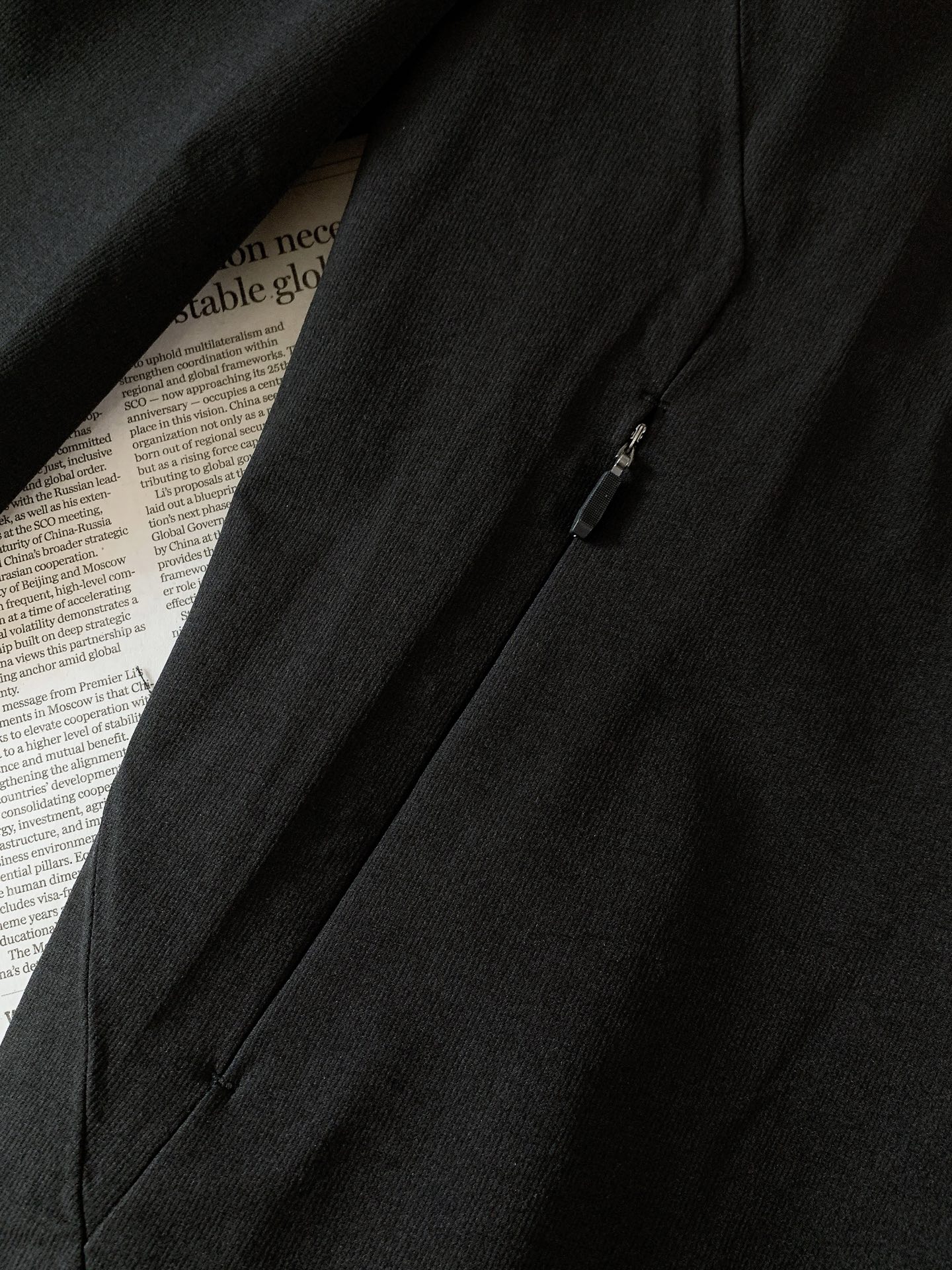 ARCTERYX 始祖鸟 2026FW早秋新品 连帽硬壳冲锋衣,专业级机能面料,防水透气耐磨。立体连帽带可调节抽绳,撞色 ARCTERYX 始祖鸟 2026FW早秋新品 连帽硬壳冲锋衣,专业级机能面料,防水透气耐磨。立体连帽带可调节抽绳,撞色