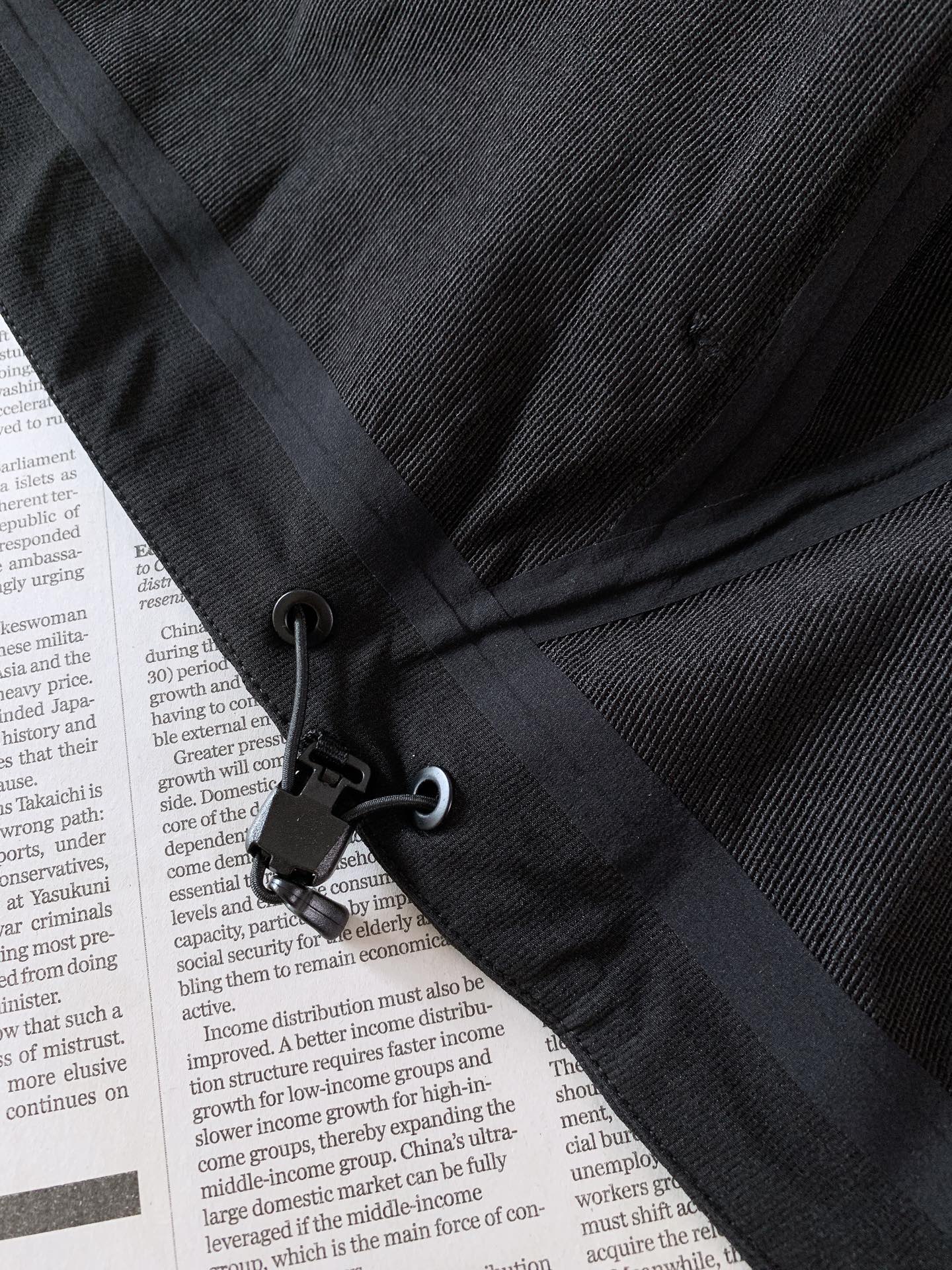 ARCTERYX 始祖鸟 2026FW早秋新品 连帽硬壳冲锋衣,专业级机能面料,防水透气耐磨。立体连帽带可调节抽绳,撞色 ARCTERYX 始祖鸟 2026FW早秋新品 连帽硬壳冲锋衣,专业级机能面料,防水透气耐磨。立体连帽带可调节抽绳,撞色