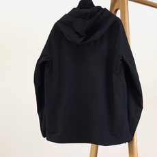 ARCTERYX 始祖鸟 2026FW早秋新品 连帽硬壳冲锋衣,专业级机能面料,防水透气耐磨。立体连帽带可调节抽绳,撞色 ARCTERYX 始祖鸟 2026FW早秋新品 连帽硬壳冲锋衣,专业级机能面料,防水透气耐磨。立体连帽带可调节抽绳,撞色