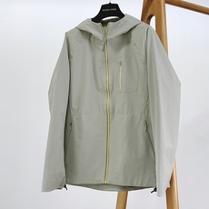 ARCTERYX 始祖鸟 2026FW早秋新品 连帽硬壳冲锋衣,专业级机能面料,防水透气耐磨。立体连帽带可调节抽绳,撞色 ARCTERYX 始祖鸟 2026FW早秋新品 连帽硬壳冲锋衣,专业级机能面料,防水透气耐磨。立体连帽带可调节抽绳,撞色
