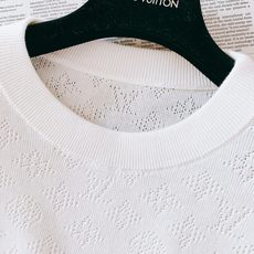 LouisVuitton 路易威登2026FW早秋新品 镂空老花针织打底衫🥼这件低调质感款一定要入!细腻针织面料软糯透气 LouisVuitton 路易威登2026FW早秋新品 镂空老花针织打底衫🥼这件低调质感款一定要入!细腻针织面料软糯透气