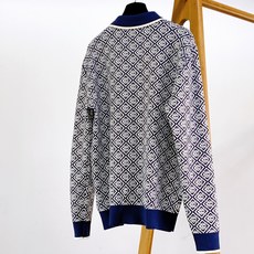 Casablanca 卡萨布兰卡 2026FW早秋新品 复古提花Polo针织长袖,有机棉针织料子,上手软糯有质感。满身 Casablanca 卡萨布兰卡 2026FW早秋新品 复古提花Polo针织长袖,有机棉针织料子,上手软糯有质感。满身