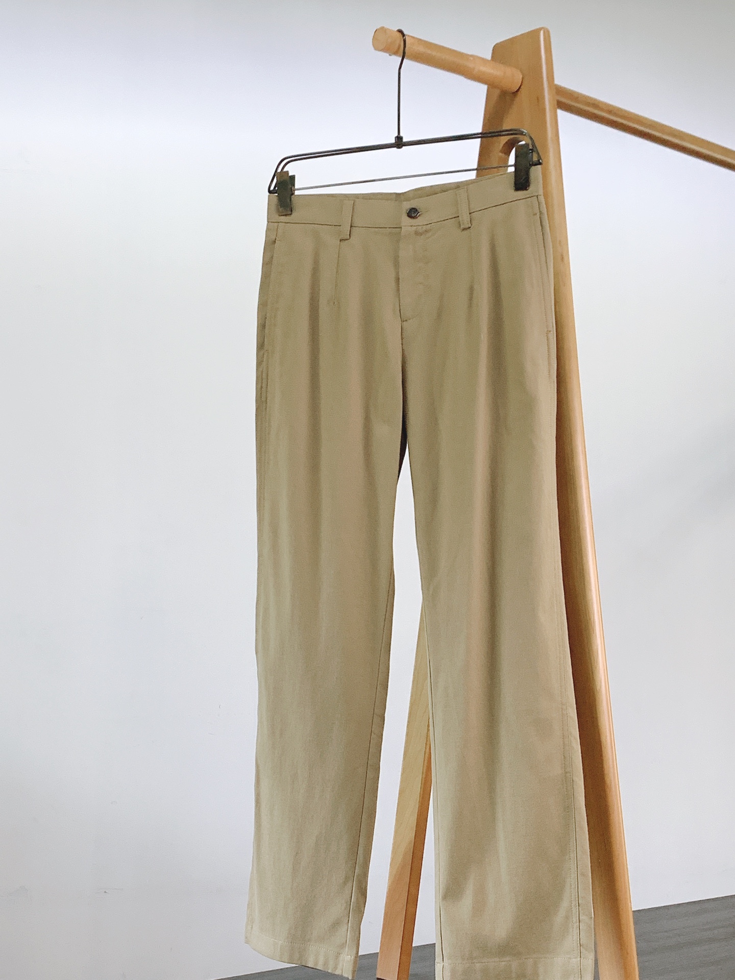 LoroPiana L.P FW早秋新品 时尚休闲长裤👖意式低调天花板!精选混纺肌理面料,手感细腻扎实,垂感好不易褶皱 LoroPiana L.P FW早秋新品 时尚休闲长裤👖意式低调天花板!精选混纺肌理面料,手感细腻扎实,垂感好不易褶皱