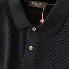 LoroPiana L.P FW早秋新品 长袖针织Polo衫,意式低调绅士单品。精选全棉精细针织面料,肌理细腻柔软,上 LoroPiana L.P FW早秋新品 长袖针织Polo衫,意式低调绅士单品。精选全棉精细针织面料,肌理细腻柔软,上