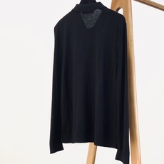 LoroPiana L.P FW早秋新品 长袖针织Polo衫,意式低调绅士单品。精选全棉精细针织面料,肌理细腻柔软,上 LoroPiana L.P FW早秋新品 长袖针织Polo衫,意式低调绅士单品。精选全棉精细针织面料,肌理细腻柔软,上