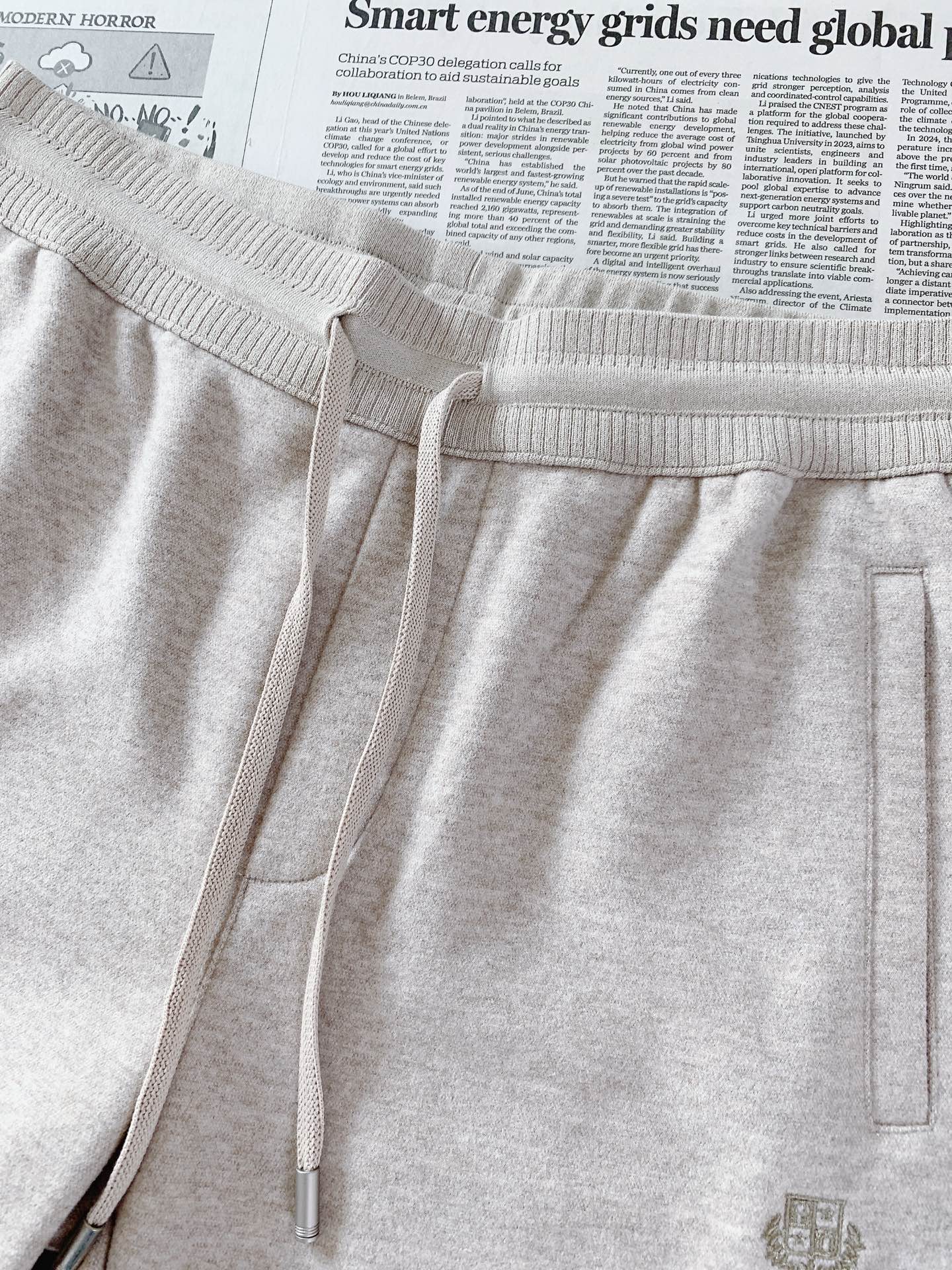 LoroPiana L.P FW早秋新品  羊毛混纺休闲直筒裤👖意式轻奢标杆款。面料软糯垂顺，自带高级哑光肌理，抗皱好打