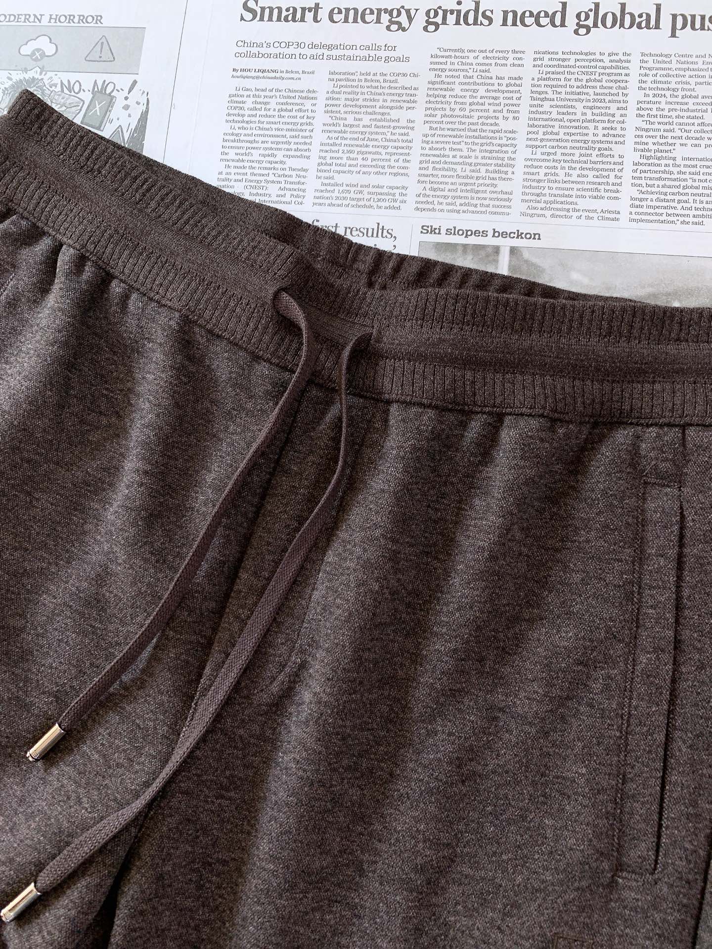 LoroPiana L.P FW早秋新品  羊毛混纺休闲直筒裤👖意式轻奢标杆款。面料软糯垂顺，自带高级哑光肌理，抗皱好打