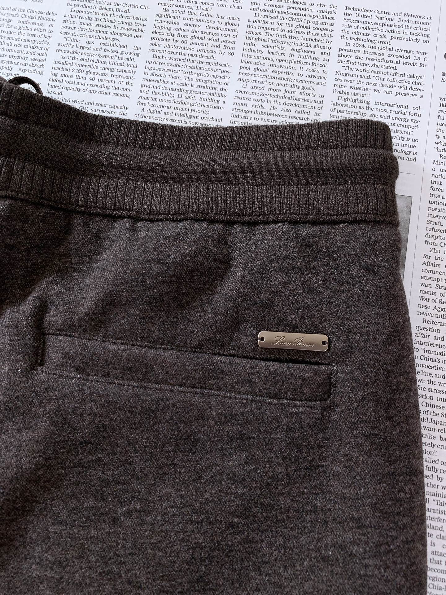 LoroPiana L.P FW早秋新品  羊毛混纺休闲直筒裤👖意式轻奢标杆款。面料软糯垂顺，自带高级哑光肌理，抗皱好打