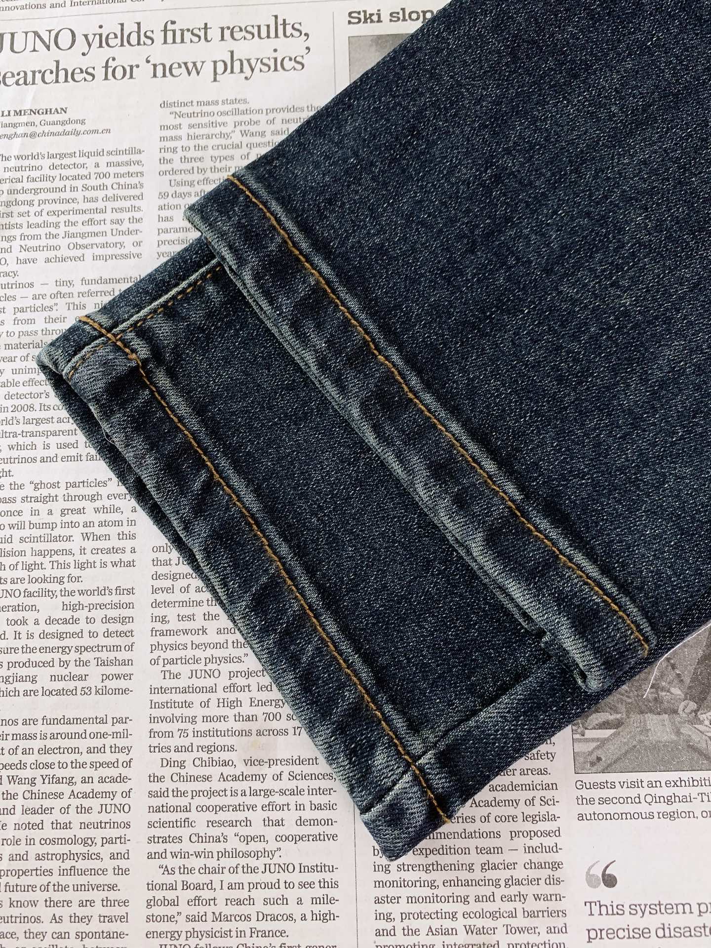 LouisVuitton 路易威登 2026FW早秋新品 复古马车印花牛仔裤👖重磅水洗牛仔面料,自带高级做旧色泽。经典五 LouisVuitton 路易威登 2026FW早秋新品 复古马车印花牛仔裤👖重磅水洗牛仔面料,自带高级做旧色泽。经典五