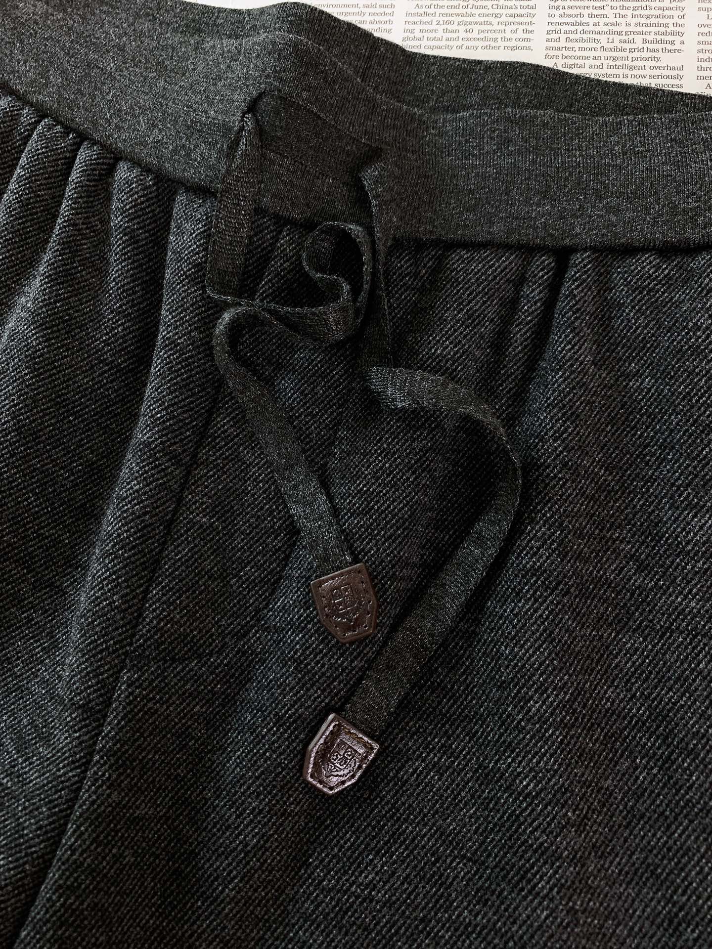 LoroPiana L.P FW早秋新品 立领拉链套装🥼精选棉与天丝混纺面料,肌理细腻柔和,触感温润亲肤,自带低调哑光质 LoroPiana L.P FW早秋新品 立领拉链套装🥼精选棉与天丝混纺面料,肌理细腻柔和,触感温润亲肤,自带低调哑光质