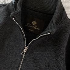 LoroPiana L.P FW早秋新品 立领拉链套装🥼精选棉与天丝混纺面料,肌理细腻柔和,触感温润亲肤,自带低调哑光质 LoroPiana L.P FW早秋新品 立领拉链套装🥼精选棉与天丝混纺面料,肌理细腻柔和,触感温润亲肤,自带低调哑光质
