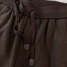 LoroPiana L.P FW早秋新品 立领拉链套装🥼精选棉与天丝混纺面料,肌理细腻柔和,触感温润亲肤,自带低调哑光质 LoroPiana L.P FW早秋新品 立领拉链套装🥼精选棉与天丝混纺面料,肌理细腻柔和,触感温润亲肤,自带低调哑光质