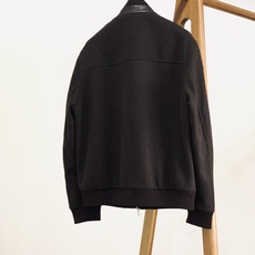 LoroPiana L.P FW早秋新品 立领拉链套装🥼精选棉与天丝混纺面料,肌理细腻柔和,触感温润亲肤,自带低调哑光质 LoroPiana L.P FW早秋新品 立领拉链套装🥼精选棉与天丝混纺面料,肌理细腻柔和,触感温润亲肤,自带低调哑光质