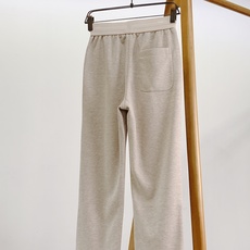 LoroPiana L.P FW早秋新品 立领拉链套装🥼精选棉与天丝混纺面料,肌理细腻柔和,触感温润亲肤,自带低调哑光质 LoroPiana L.P FW早秋新品 立领拉链套装🥼精选棉与天丝混纺面料,肌理细腻柔和,触感温润亲肤,自带低调哑光质