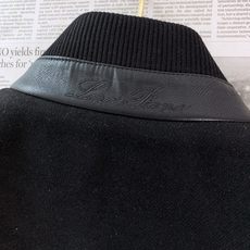LoroPiana L.P FW早秋新品 立领拉链套装🥼精选棉与天丝混纺面料,肌理细腻柔和,触感温润亲肤,自带低调哑光质 LoroPiana L.P FW早秋新品 立领拉链套装🥼精选棉与天丝混纺面料,肌理细腻柔和,触感温润亲肤,自带低调哑光质