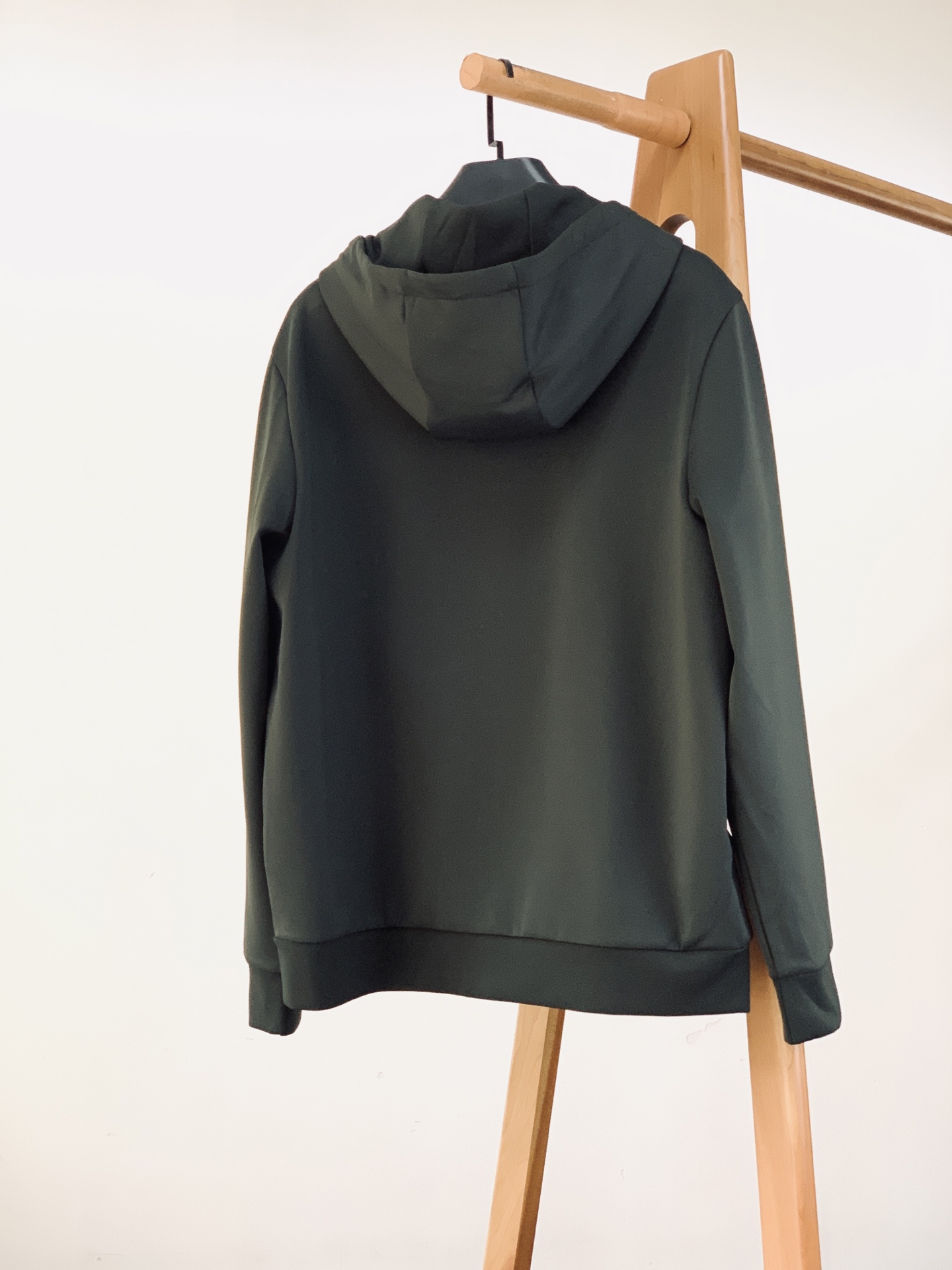 Ermenegildo Zegna 杰尼亚 2026FW早秋新品  新款连帽休闲套装，高端混纺弹力面料，垂感拉满，抗皱好