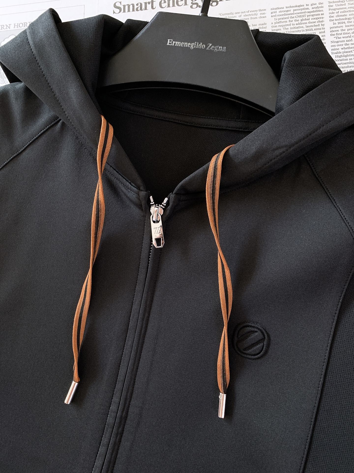 Ermenegildo Zegna 杰尼亚 2026FW早秋新品  新款连帽休闲套装，高端混纺弹力面料，垂感拉满，抗皱好