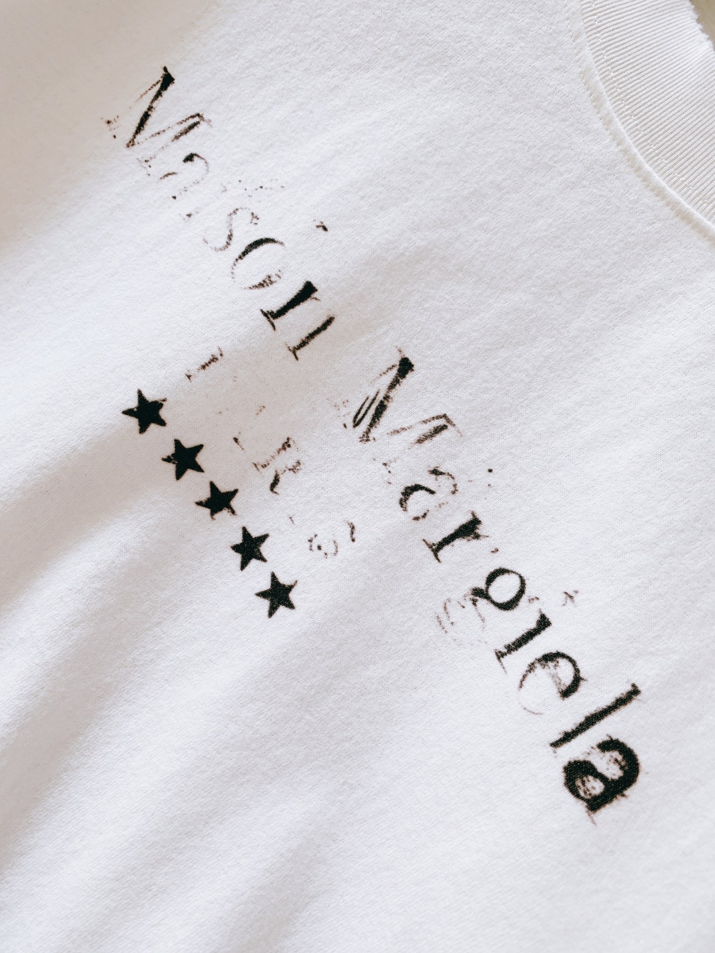 Maison Margiela MM6 马丁马吉拉 2026FW早秋新品 印花长袖打底衫🥼 重磅水洗棉,自带复古做旧质感 Maison Margiela MM6 马丁马吉拉 2026FW早秋新品 印花长袖打底衫🥼 重磅水洗棉,自带复古做旧质感
