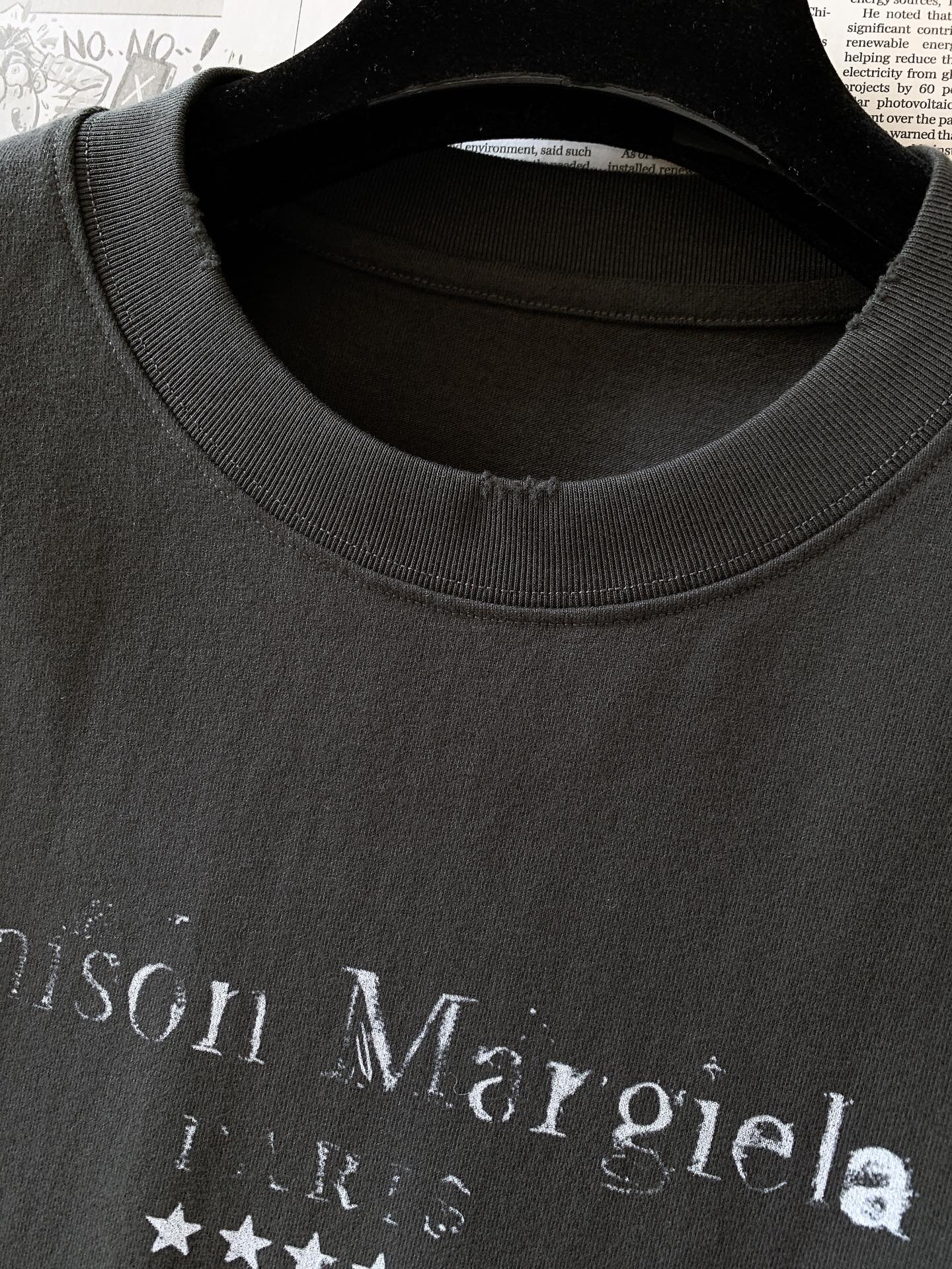 Maison Margiela MM6 马丁马吉拉 2026FW早秋新品 印花长袖打底衫🥼 重磅水洗棉,自带复古做旧质感 Maison Margiela MM6 马丁马吉拉 2026FW早秋新品 印花长袖打底衫🥼 重磅水洗棉,自带复古做旧质感