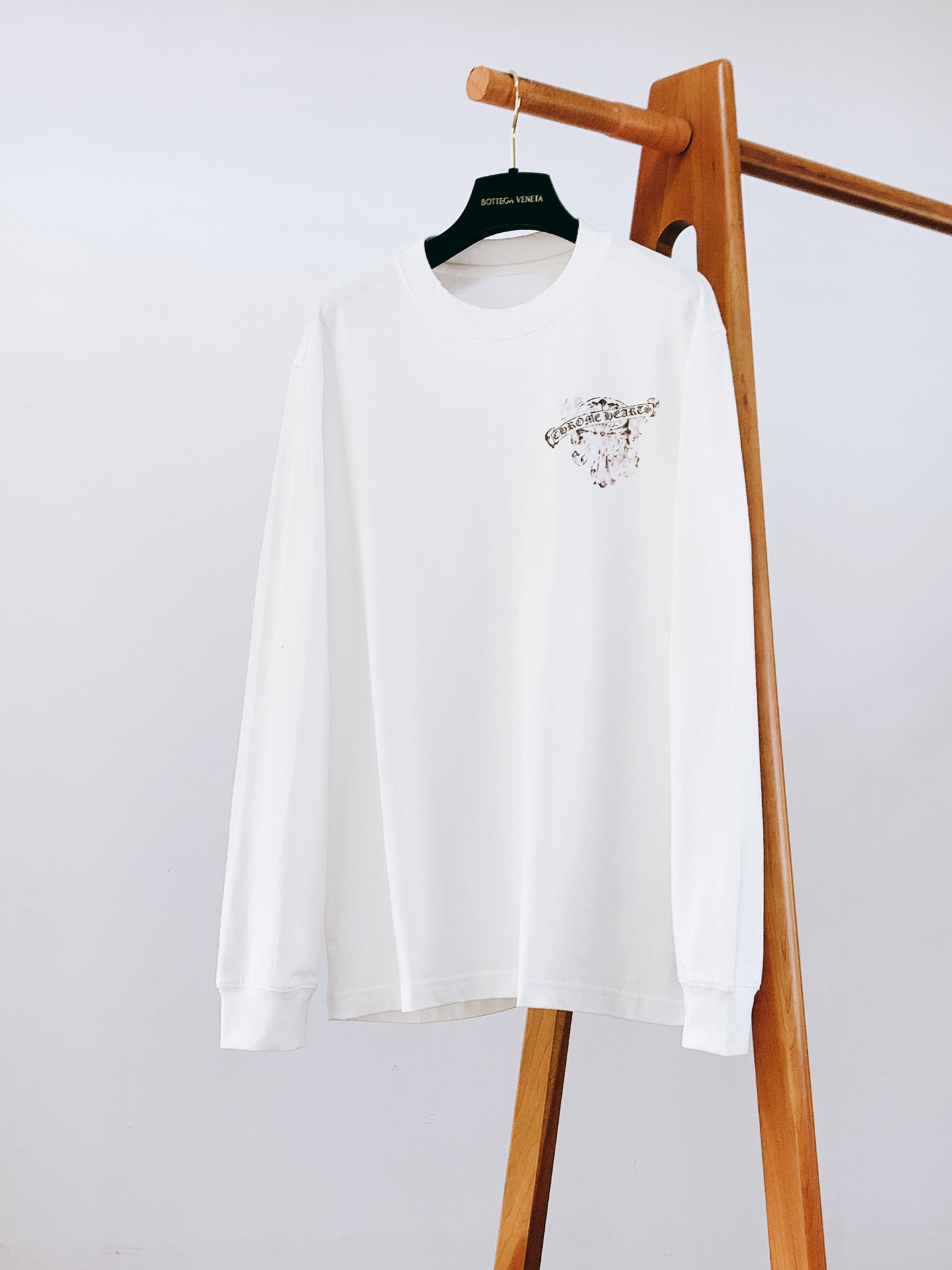 Chrome Hearts 克罗心 2026FW早秋新品  水墨十字花卉长袖打底🥼重磅纯棉，磨边圆领复古做旧。胸前小标+