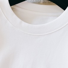 Valentino 华伦天奴 2026FW早秋新品 刺绣柳丁长袖打底衫🥼重磅棉面料,手感细腻扎实,上身垂感很好。经典圆领 Valentino 华伦天奴 2026FW早秋新品 刺绣柳丁长袖打底衫🥼重磅棉面料,手感细腻扎实,上身垂感很好。经典圆领